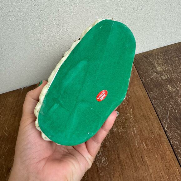 Vintage Resin Angel Trio Christmas Holiday Decor Music Box velvet bottom - Picture 4 of 6